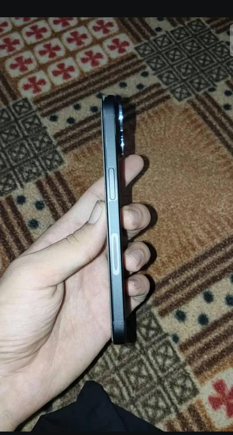 Apple iPhone 15 6