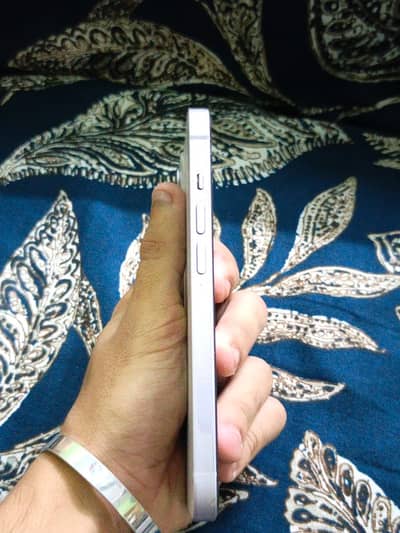 Apple iPhone 14