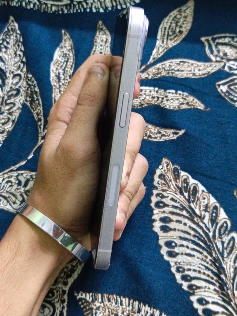 Apple iPhone 14 5
