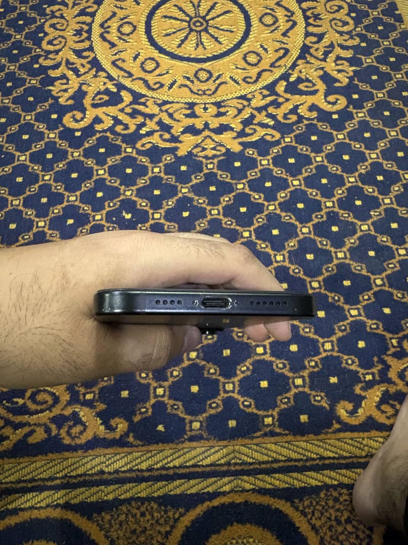 Apple iPhone 15 plus 3