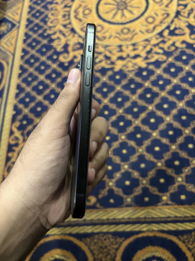 Apple iPhone 15 plus 4