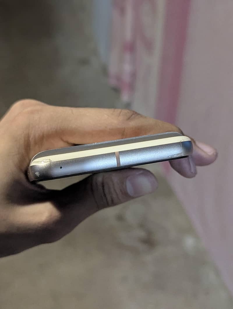 Google Pixel 8 2