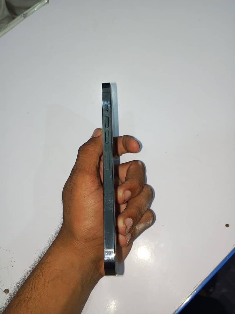 Apple iPhone 13 Pro Max 6