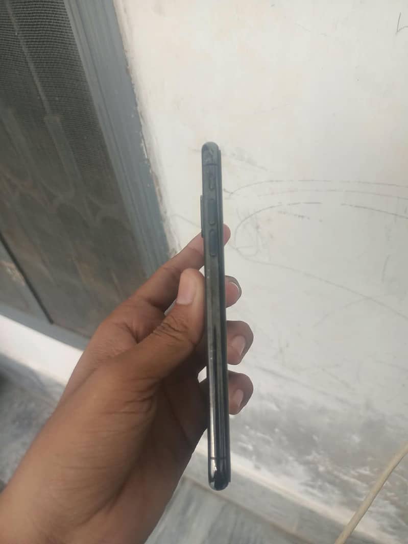 Apple iPhone X 5