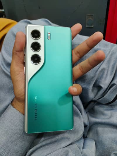 Tecno CAMON 40 Pro