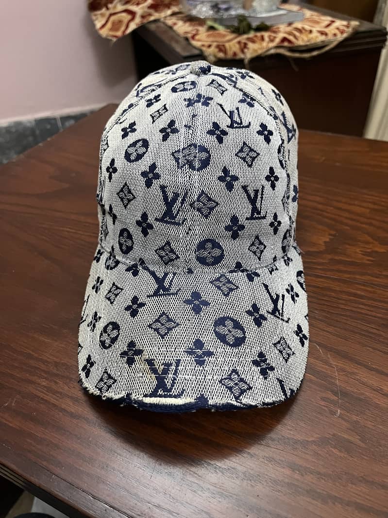 Branded caps All authentic 16