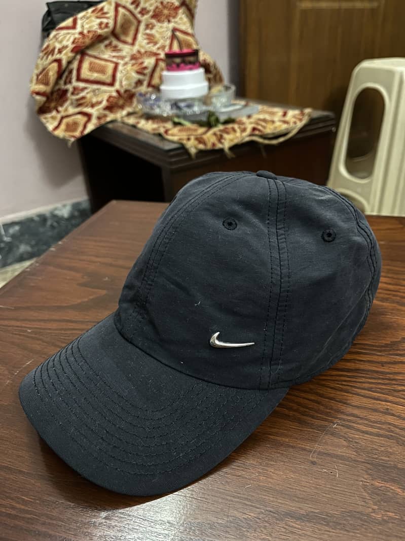 Branded caps All authentic 18