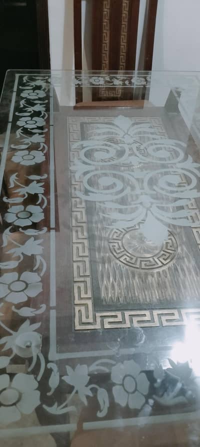 Dining table with Glass top