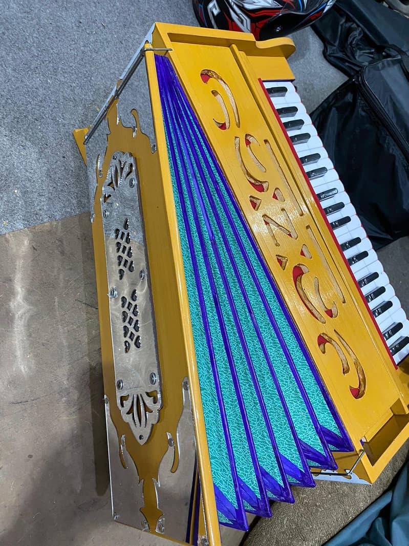 brand new camera below harmonium 5