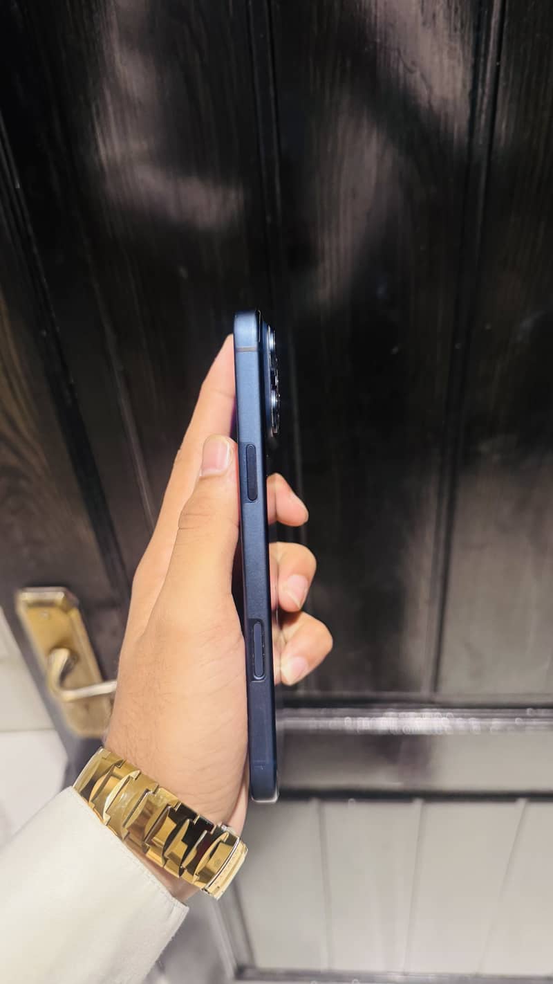 Apple iPhone 17 Pro Max 2
