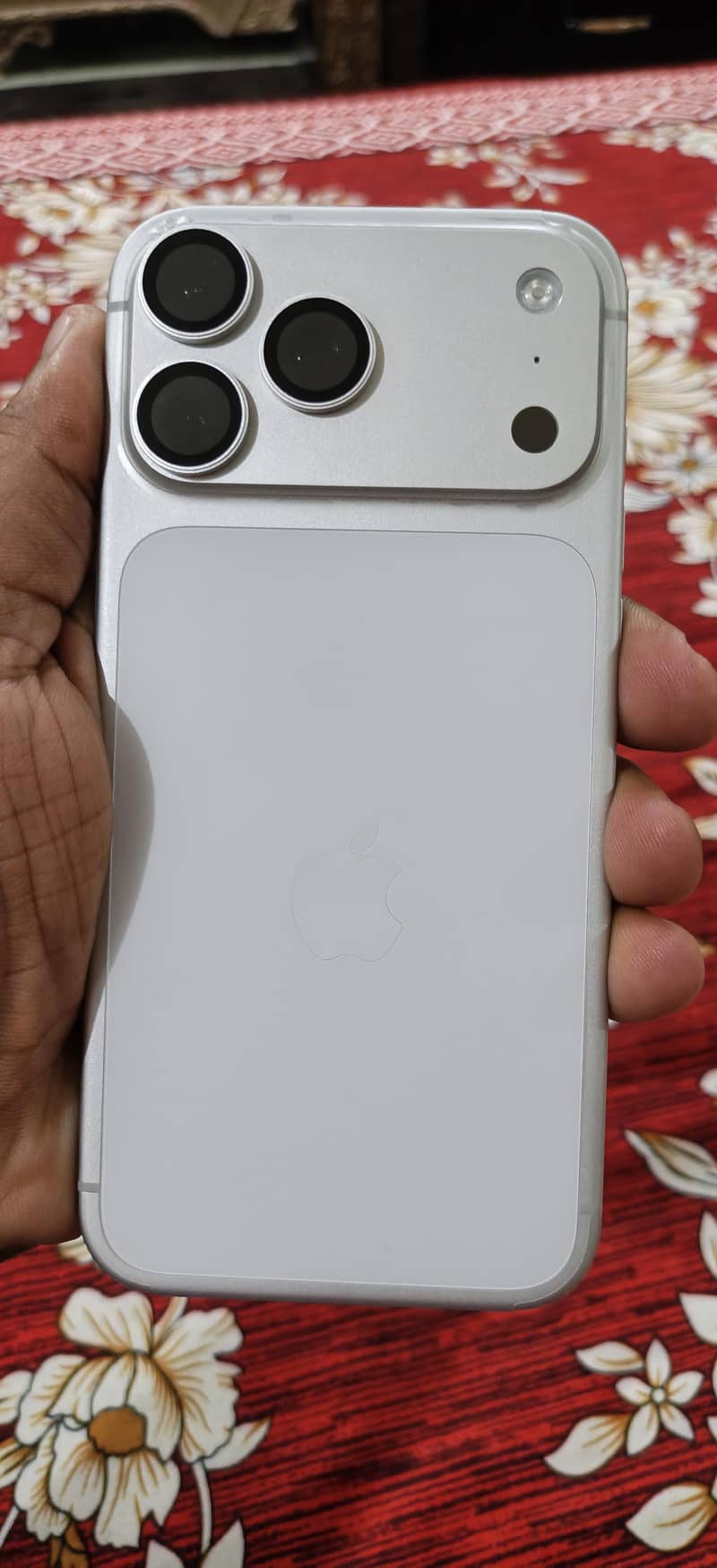Apple iPhone 17 Pro Max 9