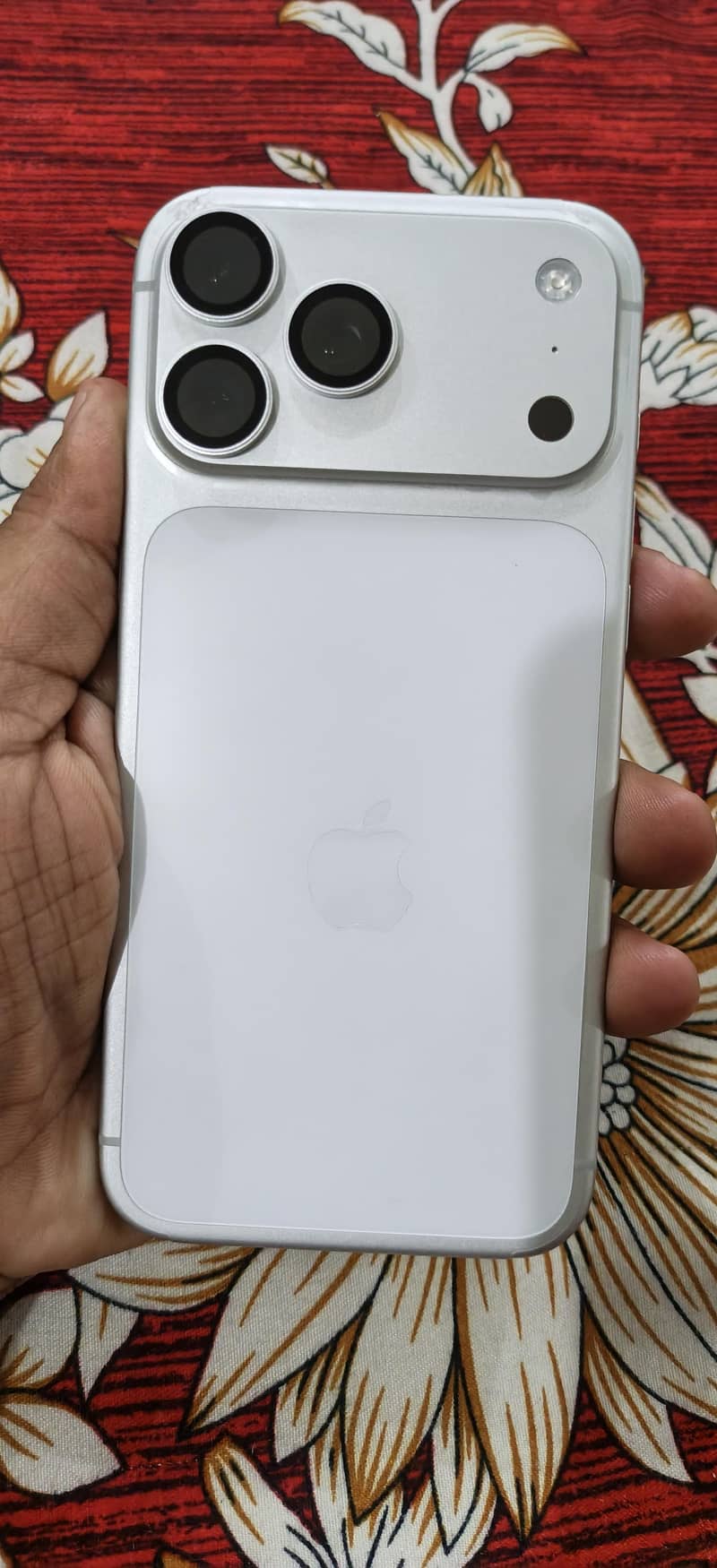 Apple iPhone 17 Pro Max 12