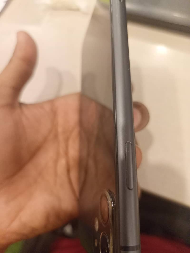 Apple iPhone 11 7