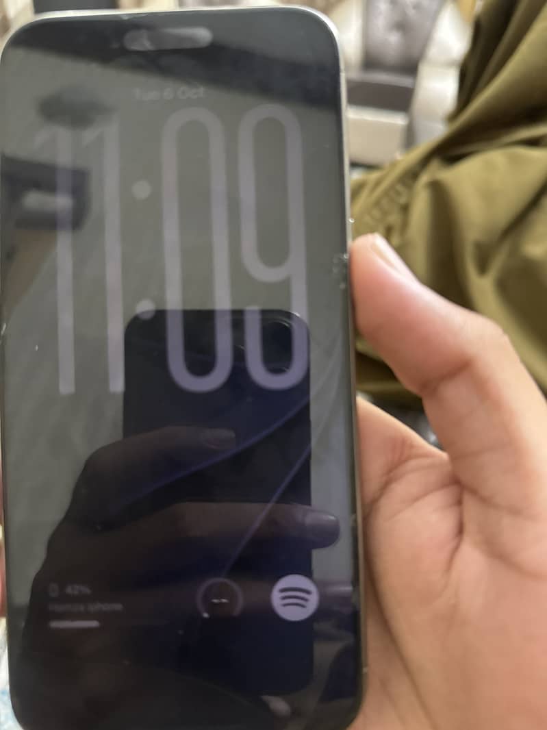 Apple iPhone 15 Pro Max 2