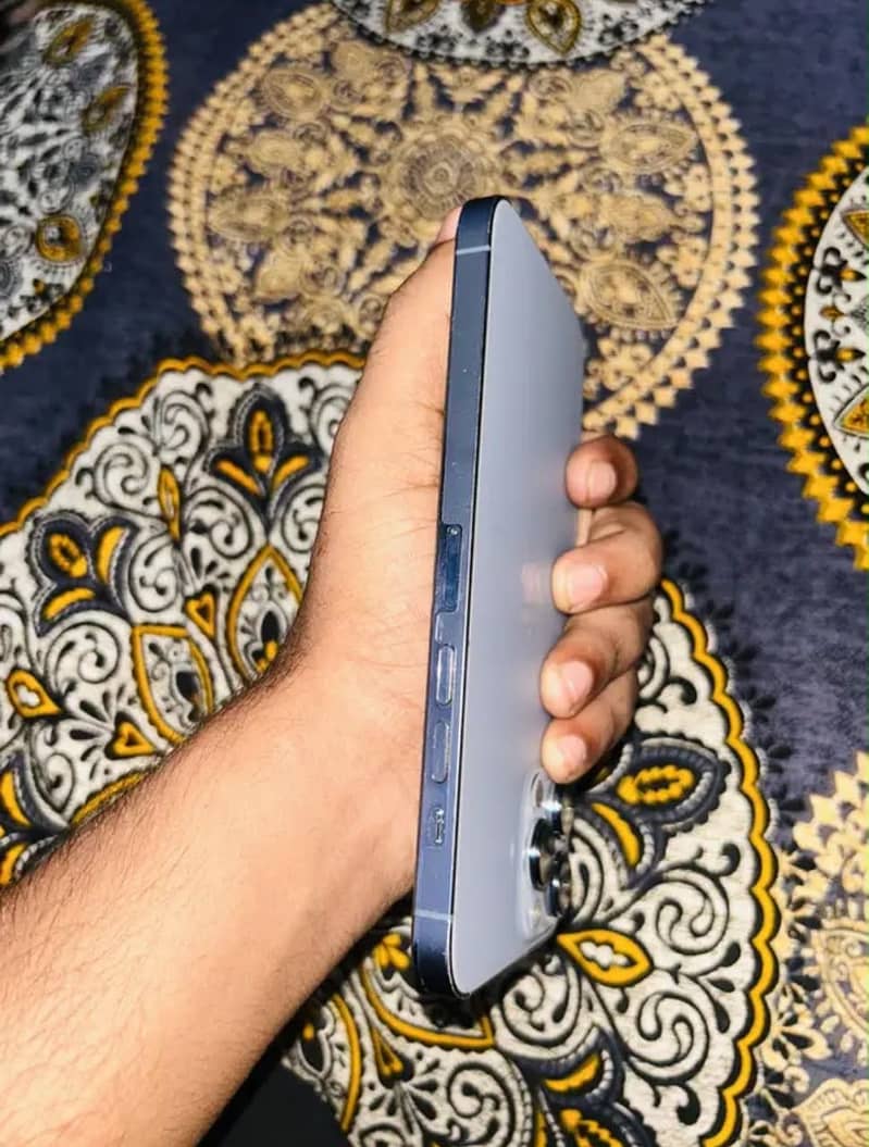 Apple iPhone 13 Pro Max 4