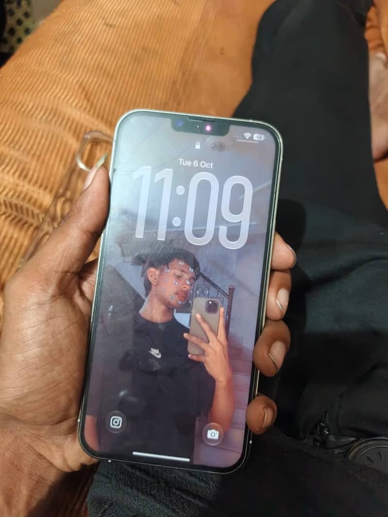 Apple iPhone 13 Pro Max 1