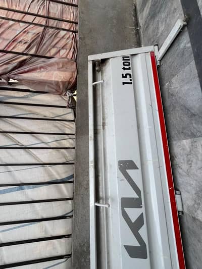 Kia Shahzore back doors genion