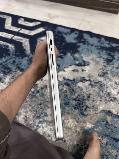 MacBook Pro 16" M1 Pro (16GB RAM, 16-Core GPU)