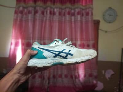 uk 6/6.5 ASICS 350 NOT OUT FF CRICKET SHOES with nails and studs