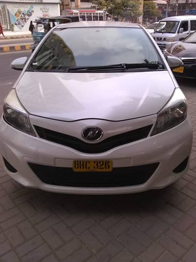 vitz 2013 model pearl white colour