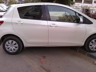 vitz 2013 model pearl white colour