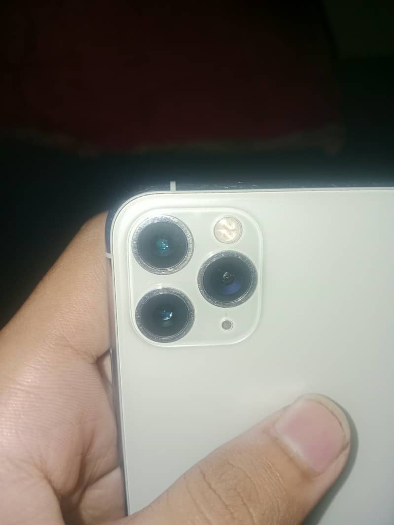 Apple iPhone 11 Pro 1
