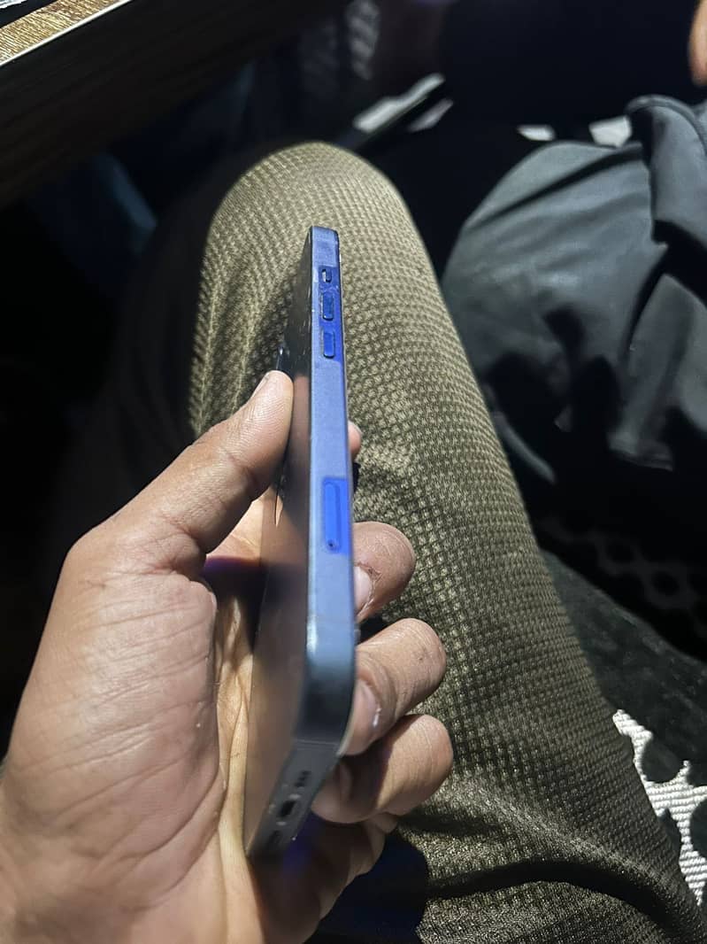 Apple iPhone 13 1