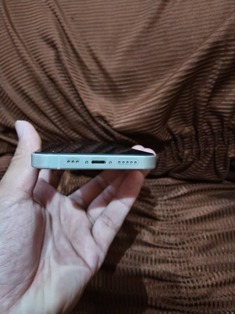Apple iPhone 14 2