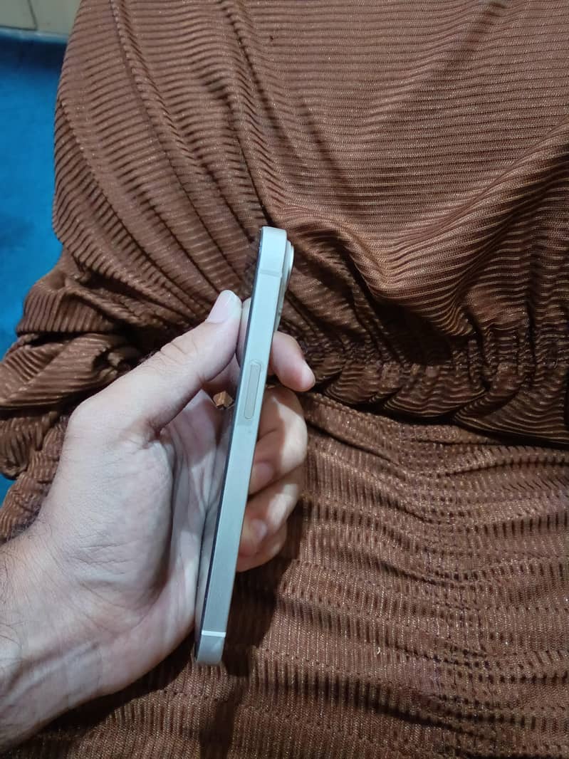 Apple iPhone 14 5
