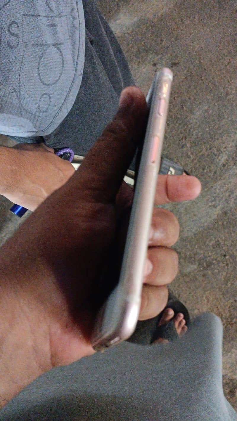 Apple iPhone 6S 1