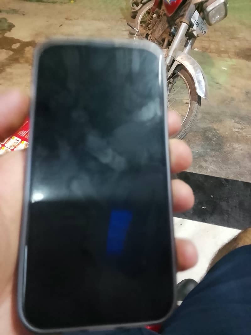 Apple iPhone 13 2