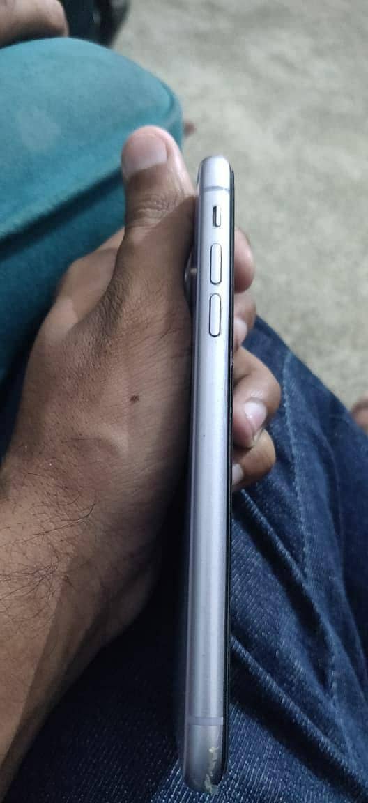 Apple iPhone 11 2