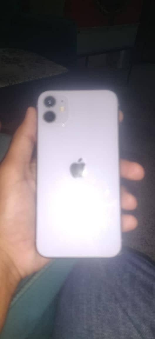 Apple iPhone 11 4