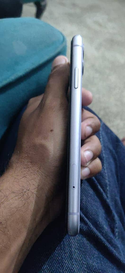 Apple iPhone 11 5