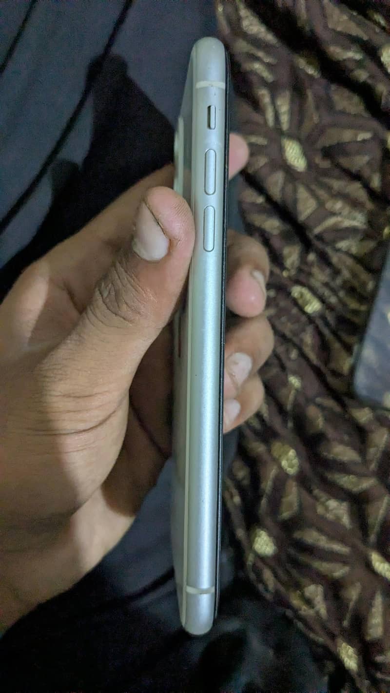Apple iPhone 11 5