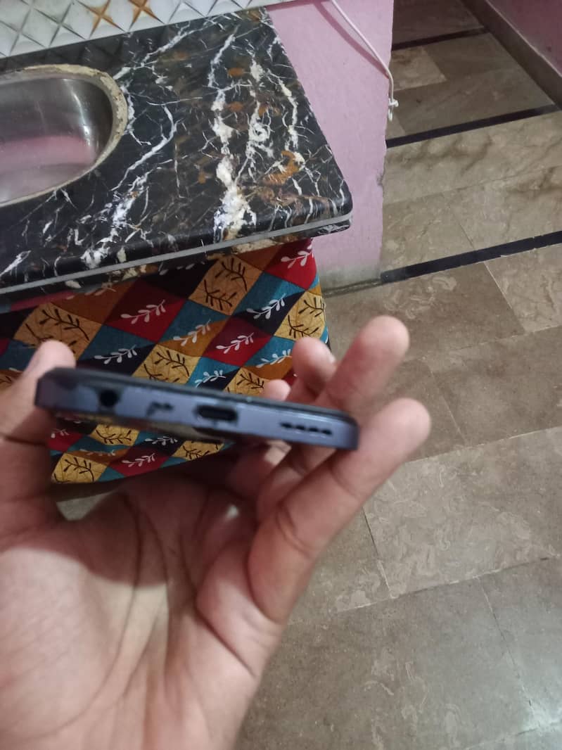 Realme C35 3
