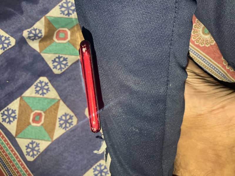 Apple iPhone 11 4
