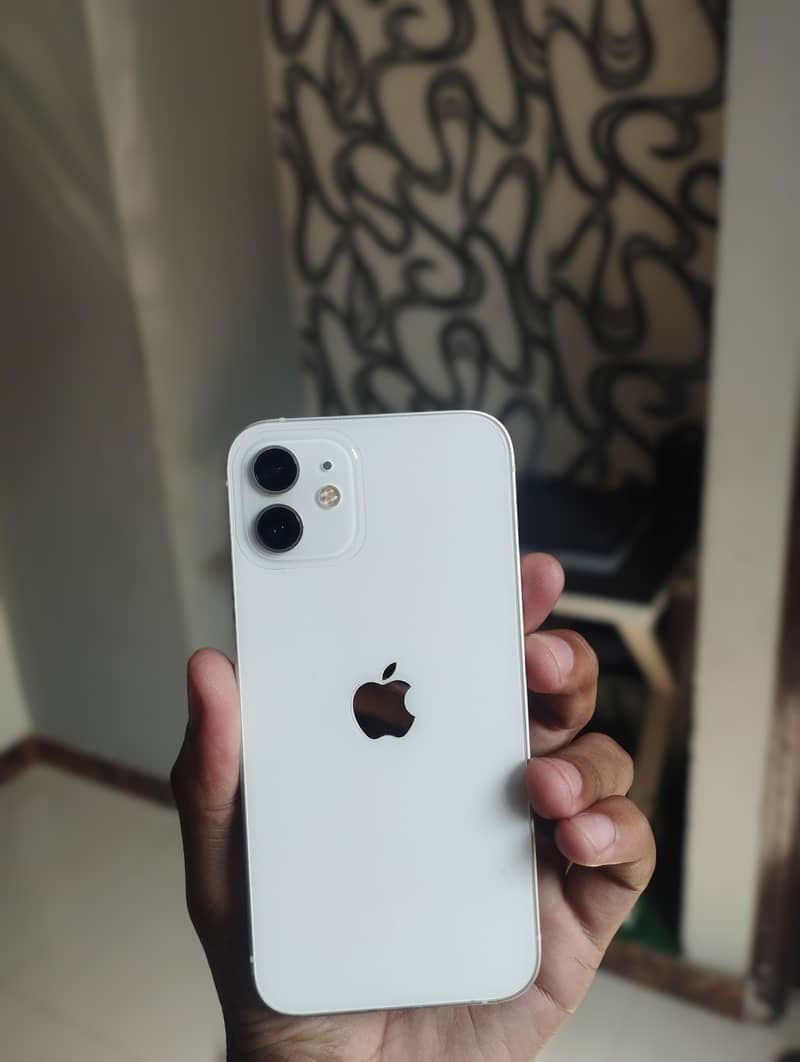 Apple iPhone 12 3