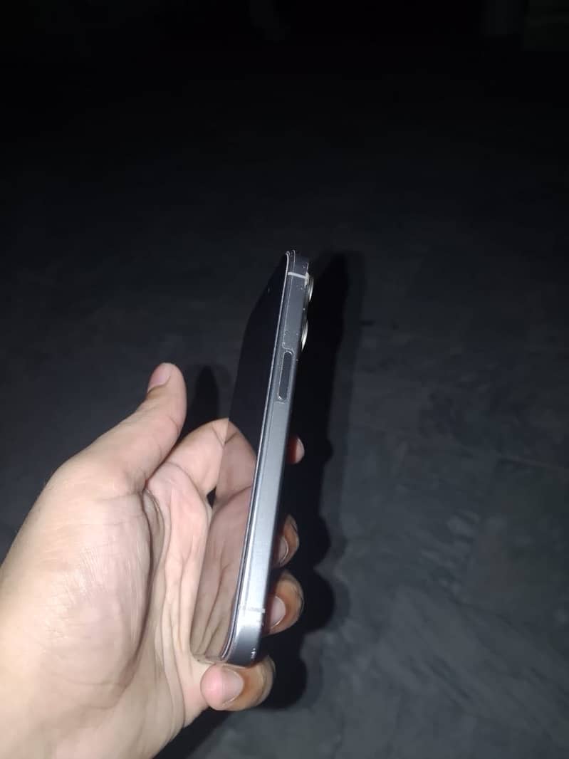 Apple iPhone 15 Pro 1