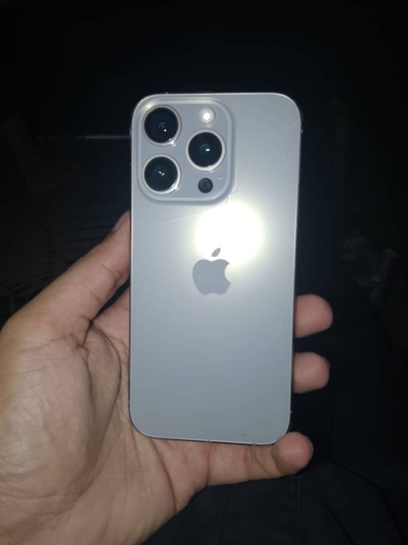 Apple iPhone 15 Pro 3