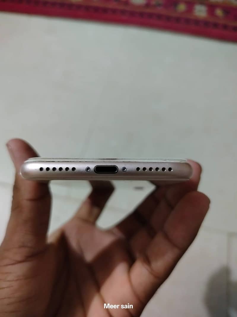 Apple iPhone 8 6