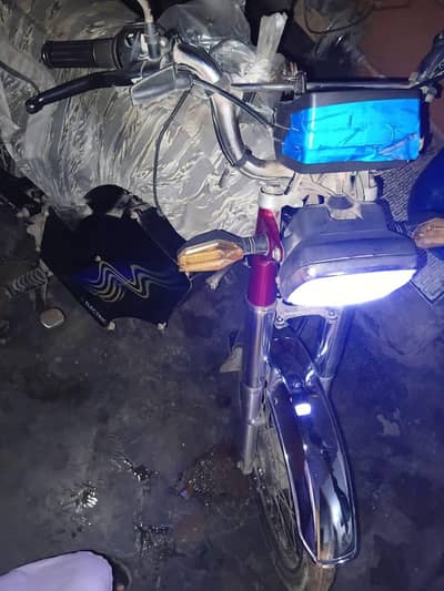 behtreen bike hai bilkul new condition main