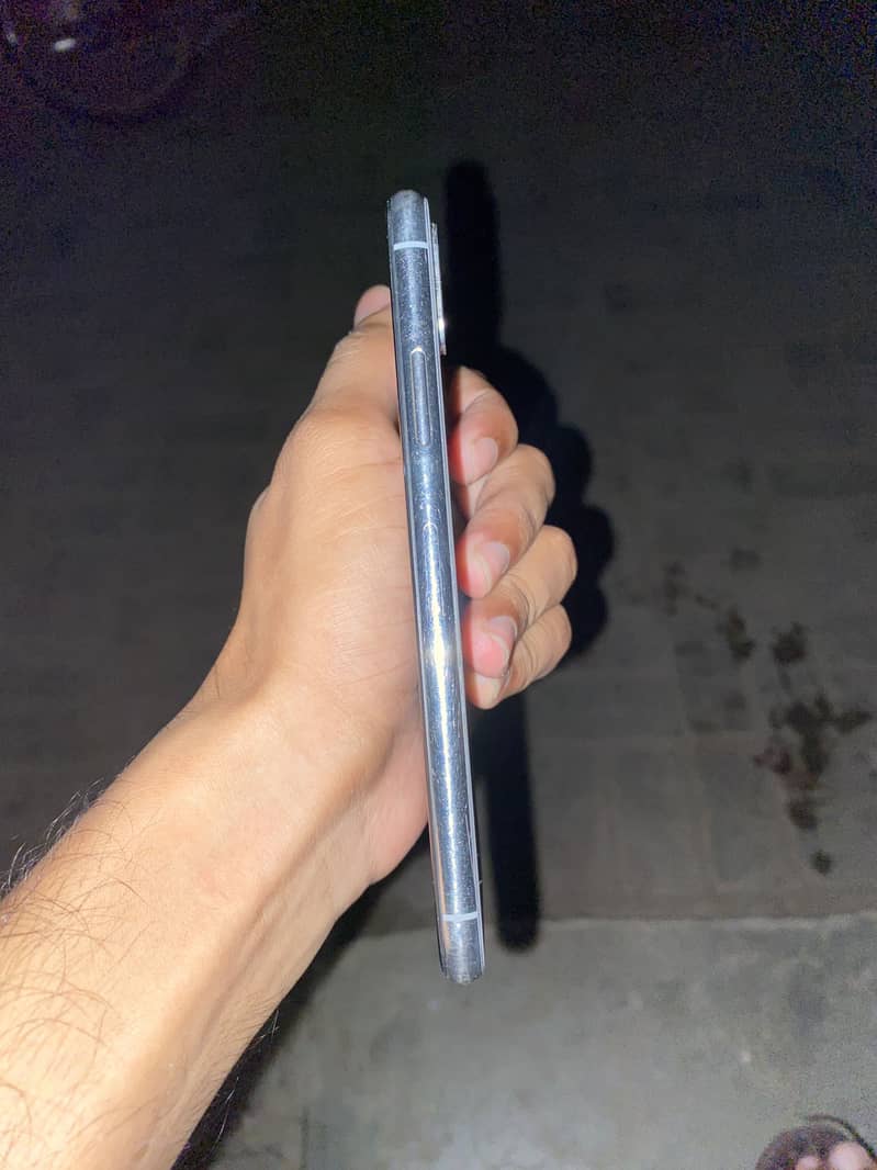 Apple iPhone X 6