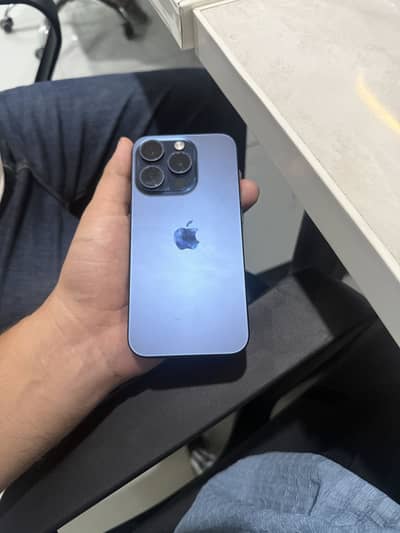 Apple 15 pro Blue 85 bh