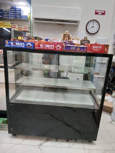 Bakery counter display Fridge