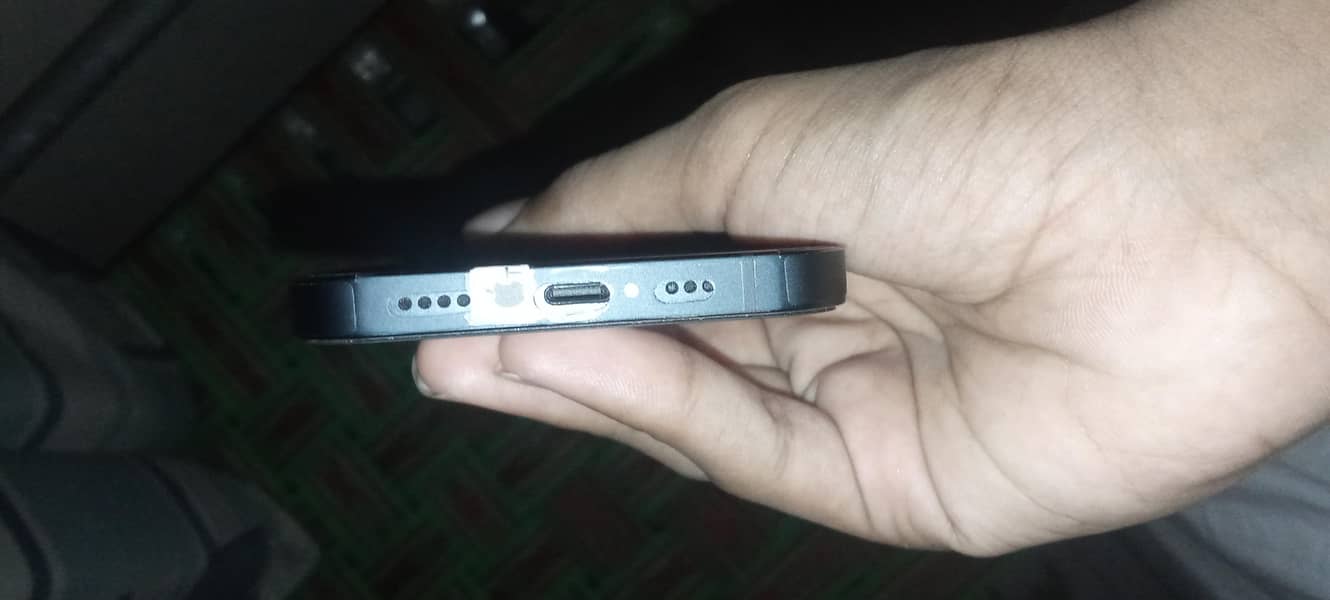 Apple iPhone 13 2