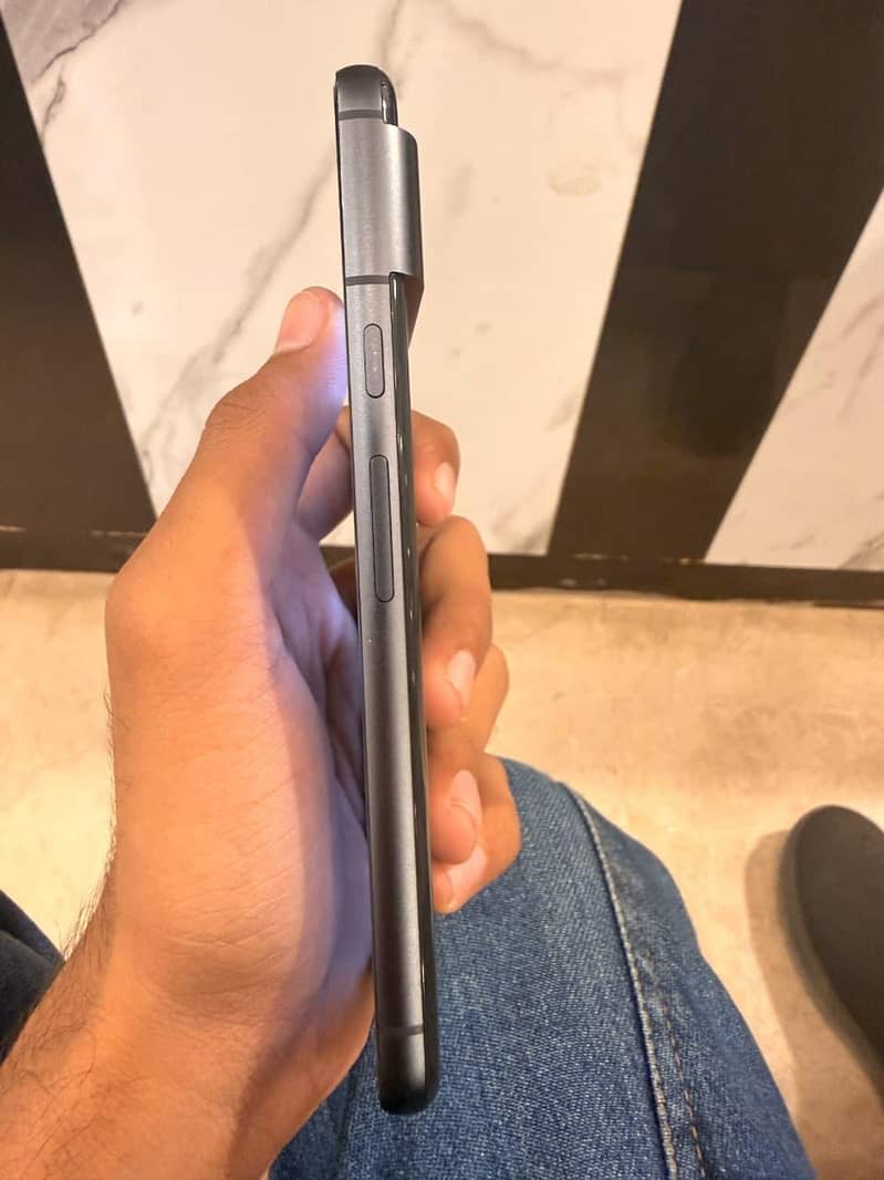 Google Pixel 8 5