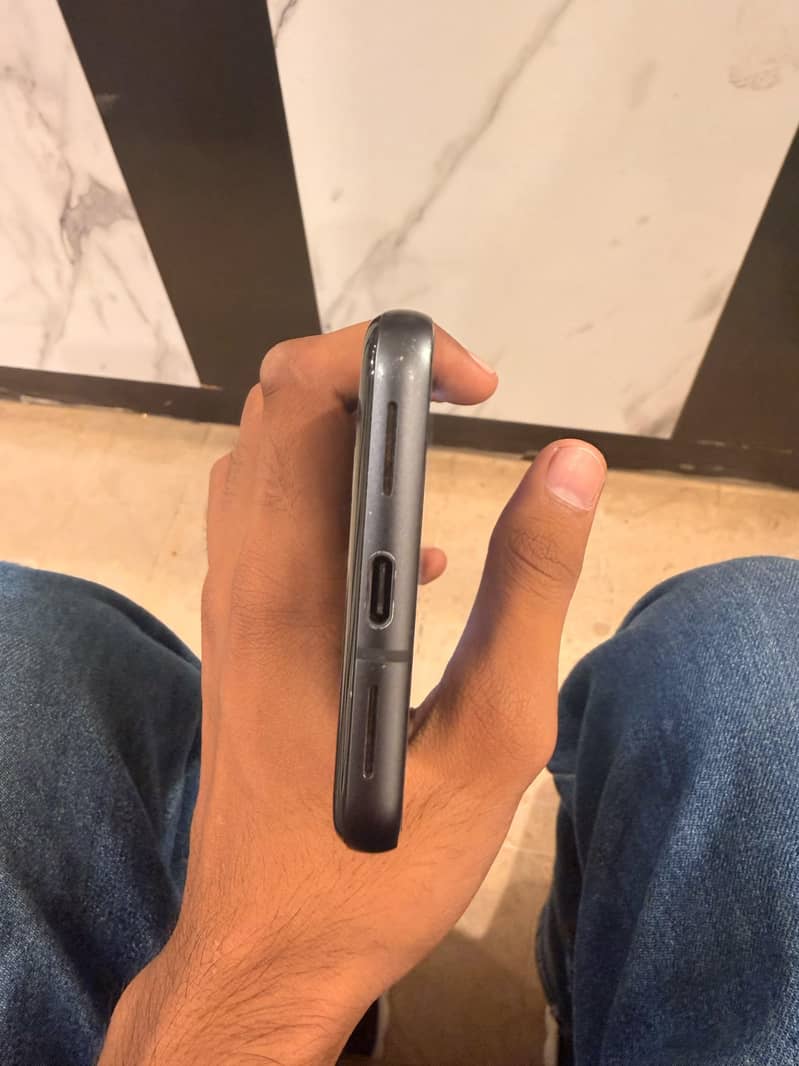 Google Pixel 8 6