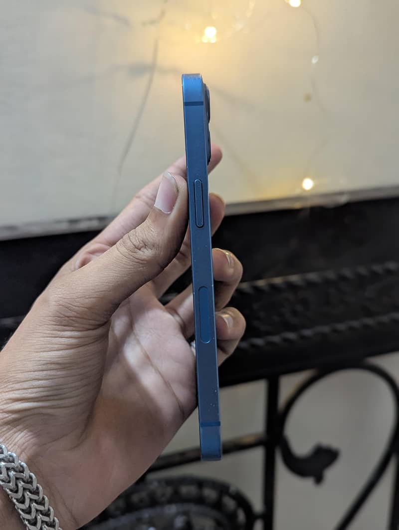 Apple iPhone 13 1