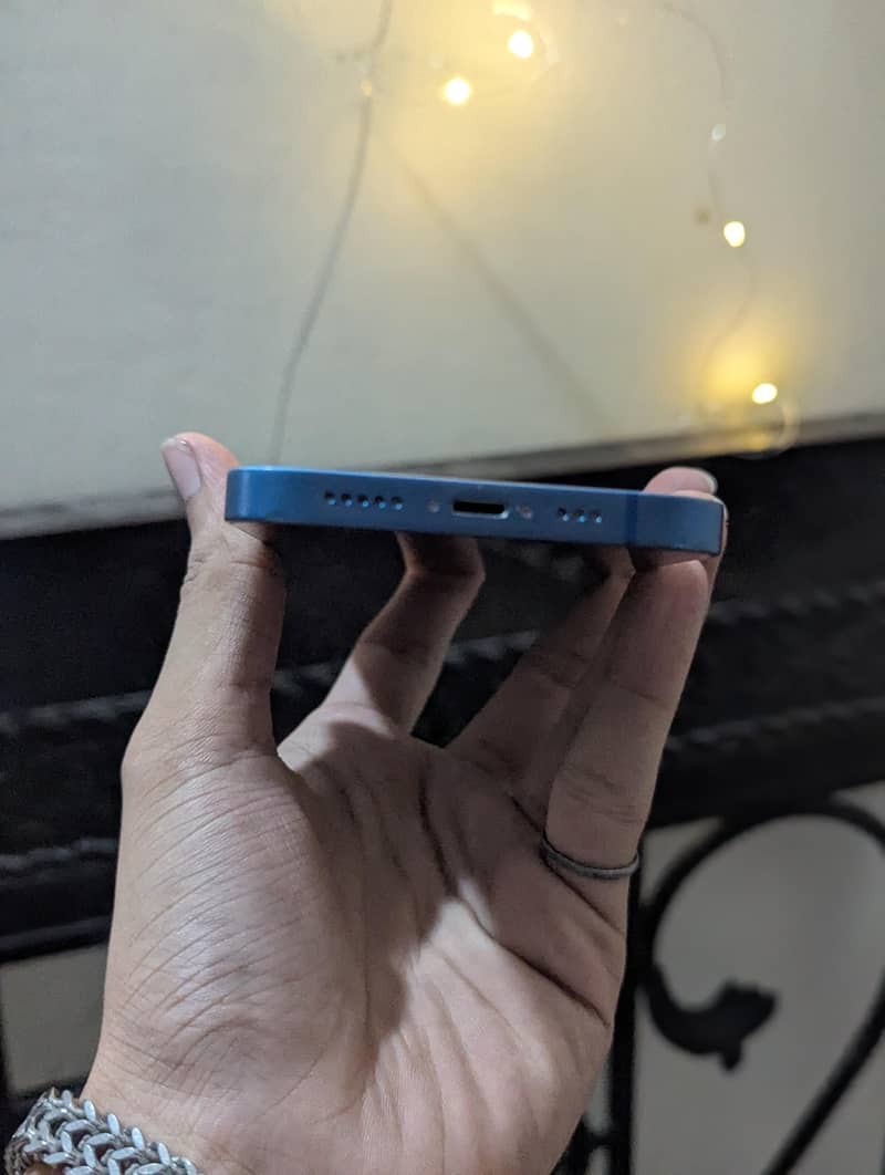 Apple iPhone 13 2